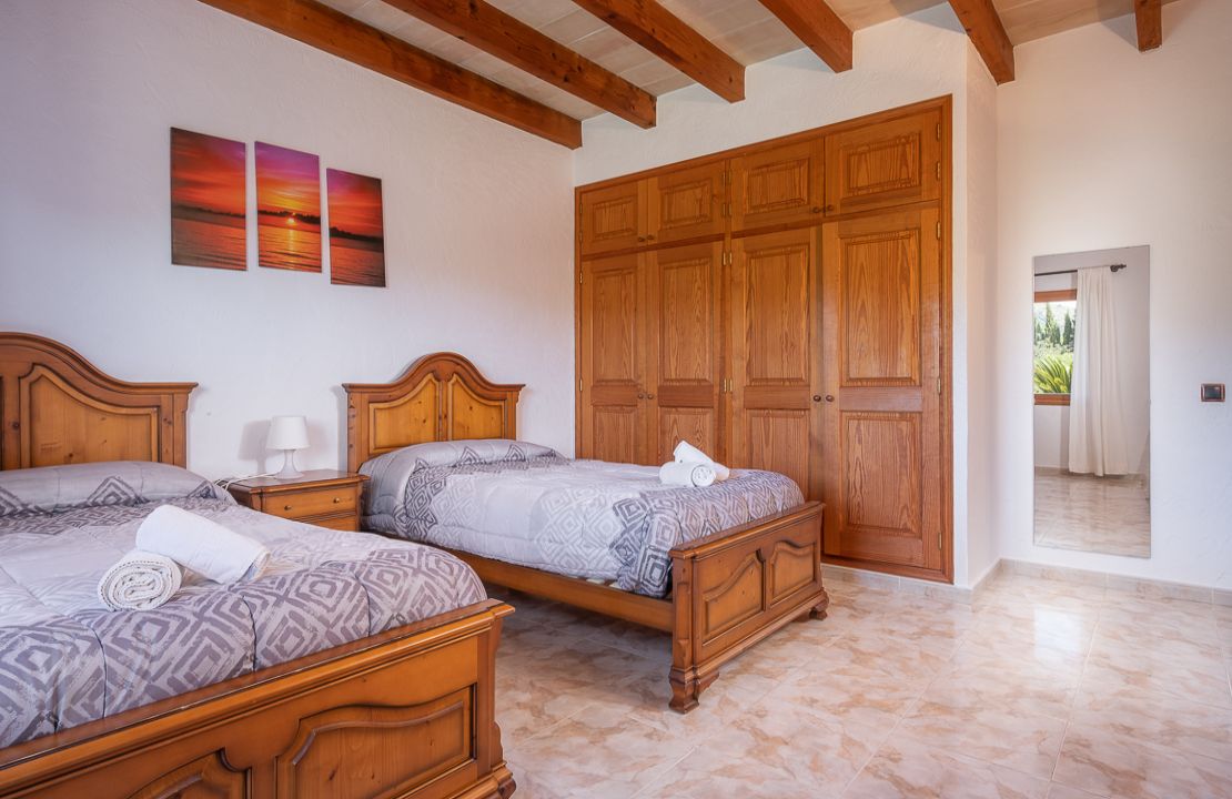 2 charming country houses within walking distance to Pollensa Town with holiday rental license.