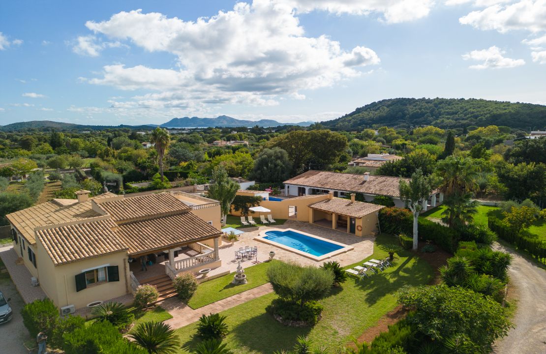 2 Villas con encanto a corta distancia del pueblo de Pollensa con licencia de alquiler vacacional.