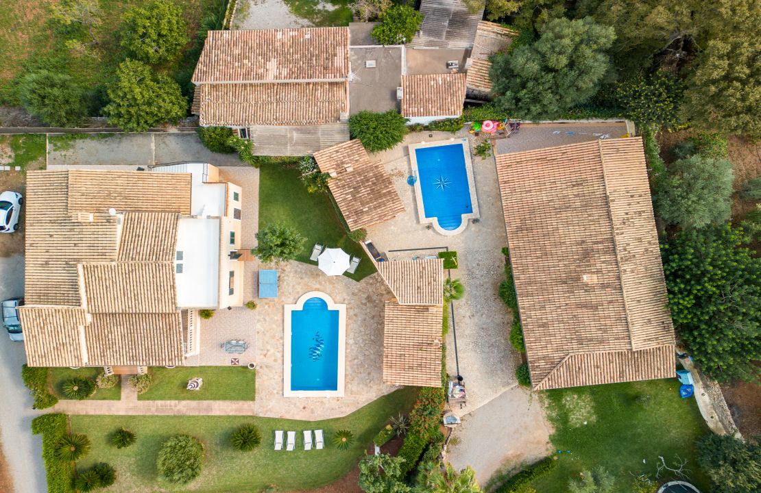 2 Villas con encanto a corta distancia del pueblo de Pollensa con licencia de alquiler vacacional.