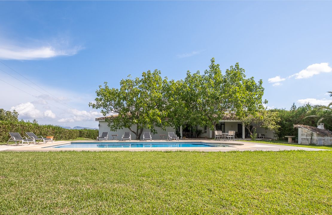 Landleben pur - Finca mit traumhafter Aussicht zwischen Alcudia und Pollensa mit Meerblick und Pool