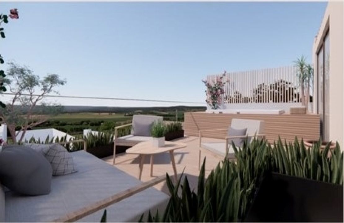 Casa en venta en Campanet Mallorca con licencia de construcción en vigor