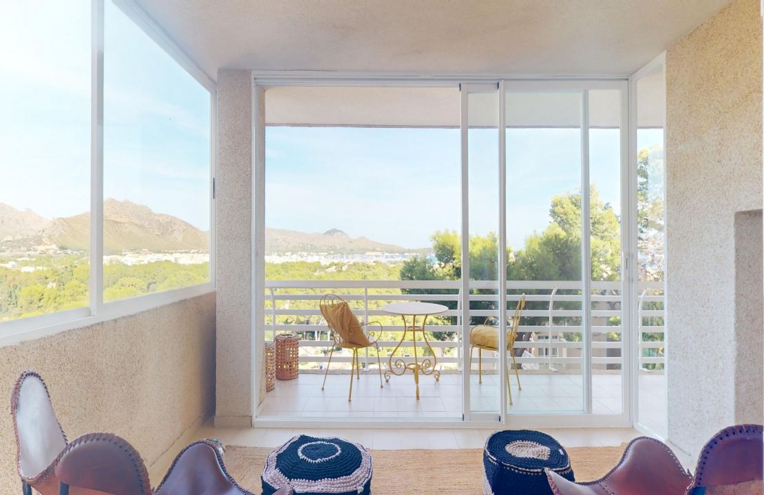 Apartamento Puerto Pollensa en venta con vistas panoramicas y piscina