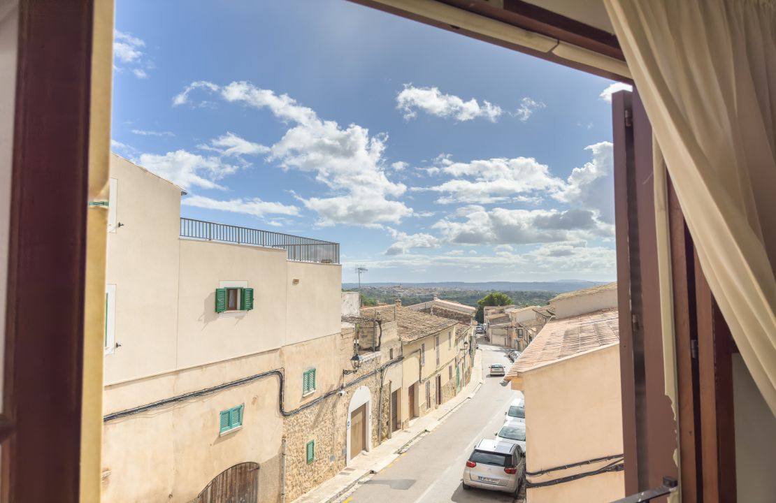 Townhouse for sale in Campanet with garage - price reduced