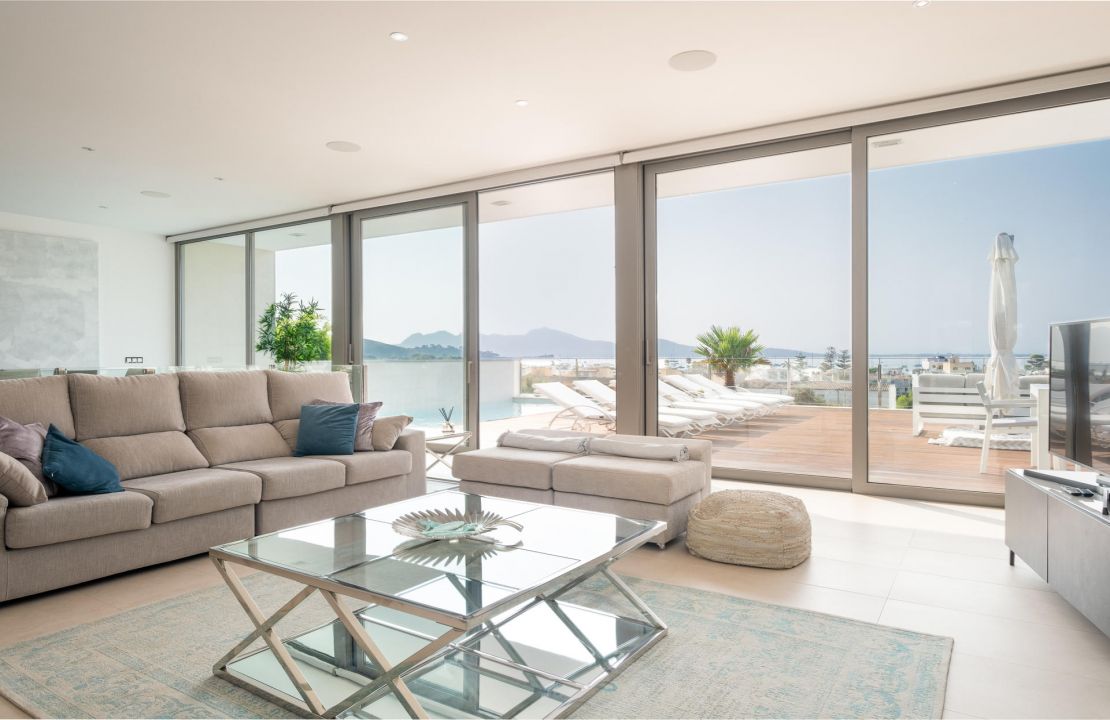 Lujosa villa en Port de Pollença Mallorca con dos piscinas y impresionantes vistas al mar