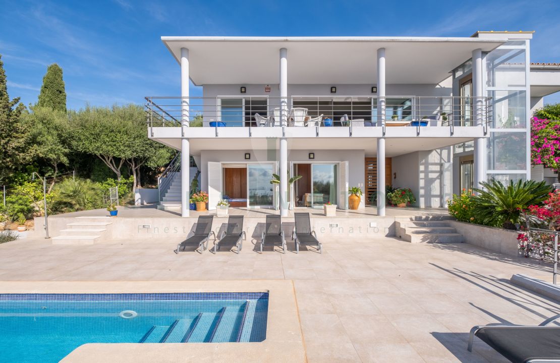 Villa mit atemberaubender Aussicht zum Verkauf in Alcanada in der Nähe des Golfplatzes