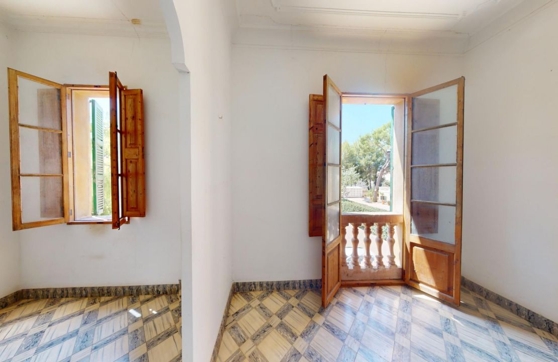 Encantadora Casa de Pueblo en Sa Pobla Mallorca con Potencial de Renovación