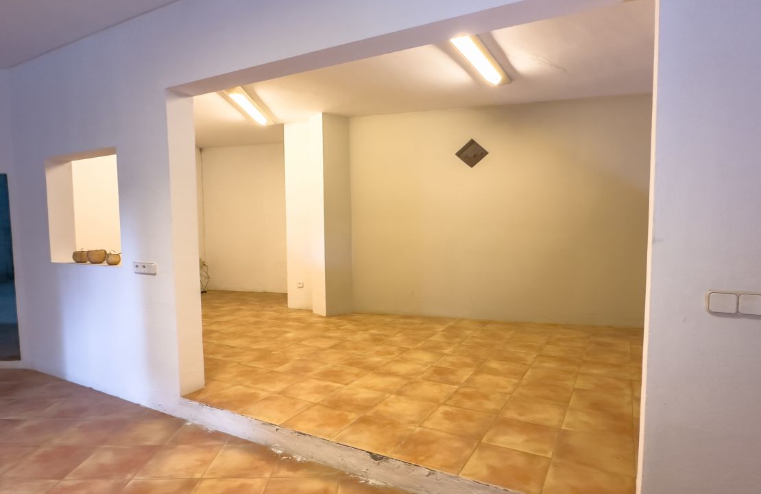 Townhouse for sale in Campanet with garage - price reduced