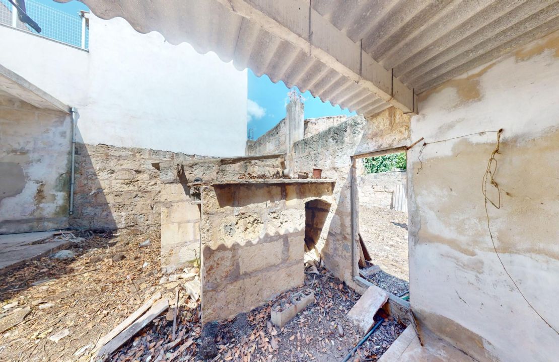 Encantadora Casa de Pueblo en Sa Pobla Mallorca con Potencial de Renovación