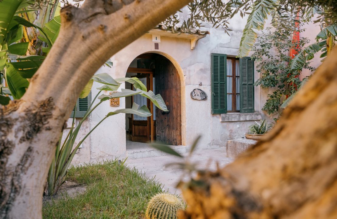 For sale charming village house with lots of potential in Pollensa