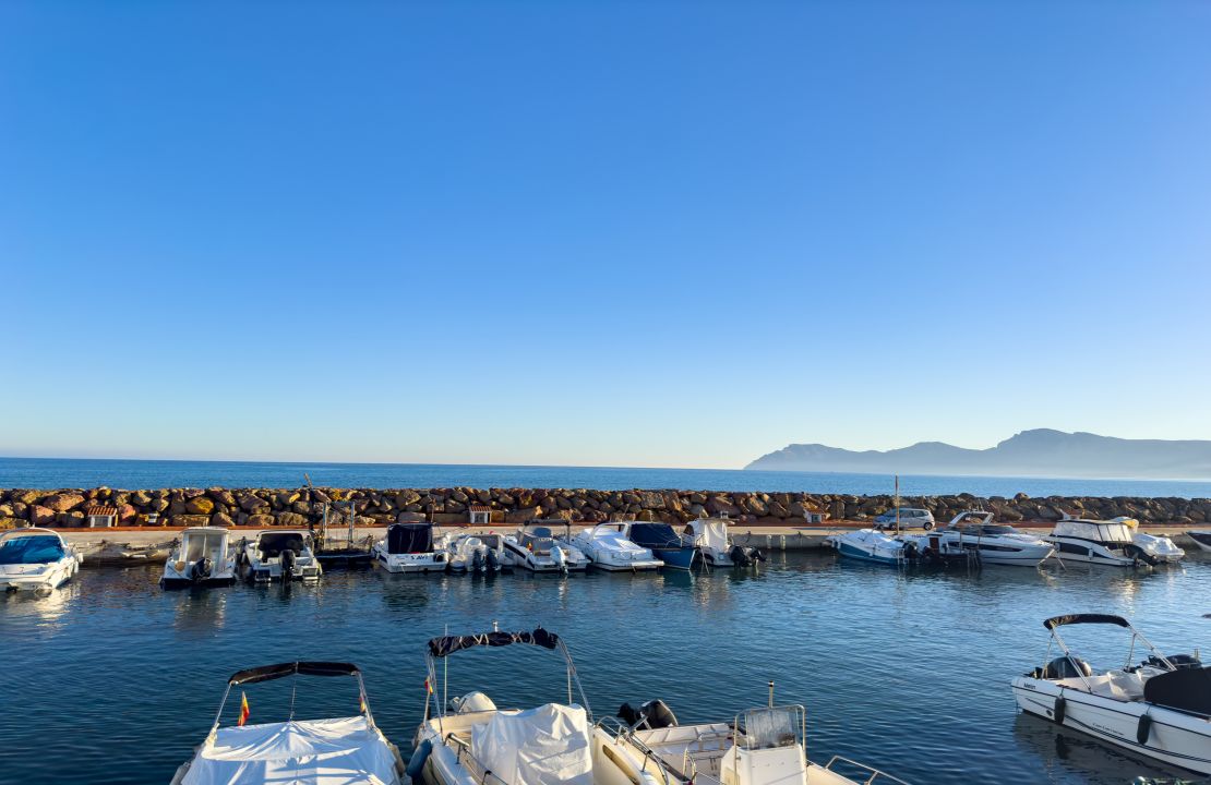 Villa in Son Serra de Marina zu vermieten, direkt am Meer, mit Pool und vier Schlafzimmern