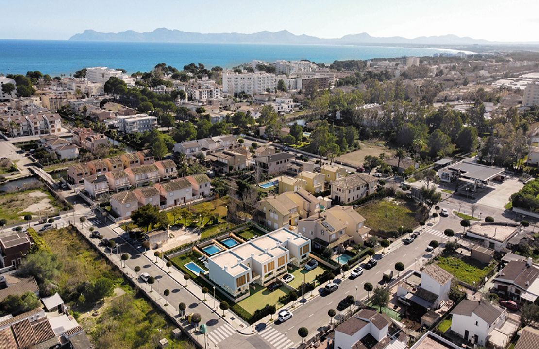 Nachhaltiges Neubau Doppelhaus in Puerto de Alcudia, Mallorca zu verkaufen