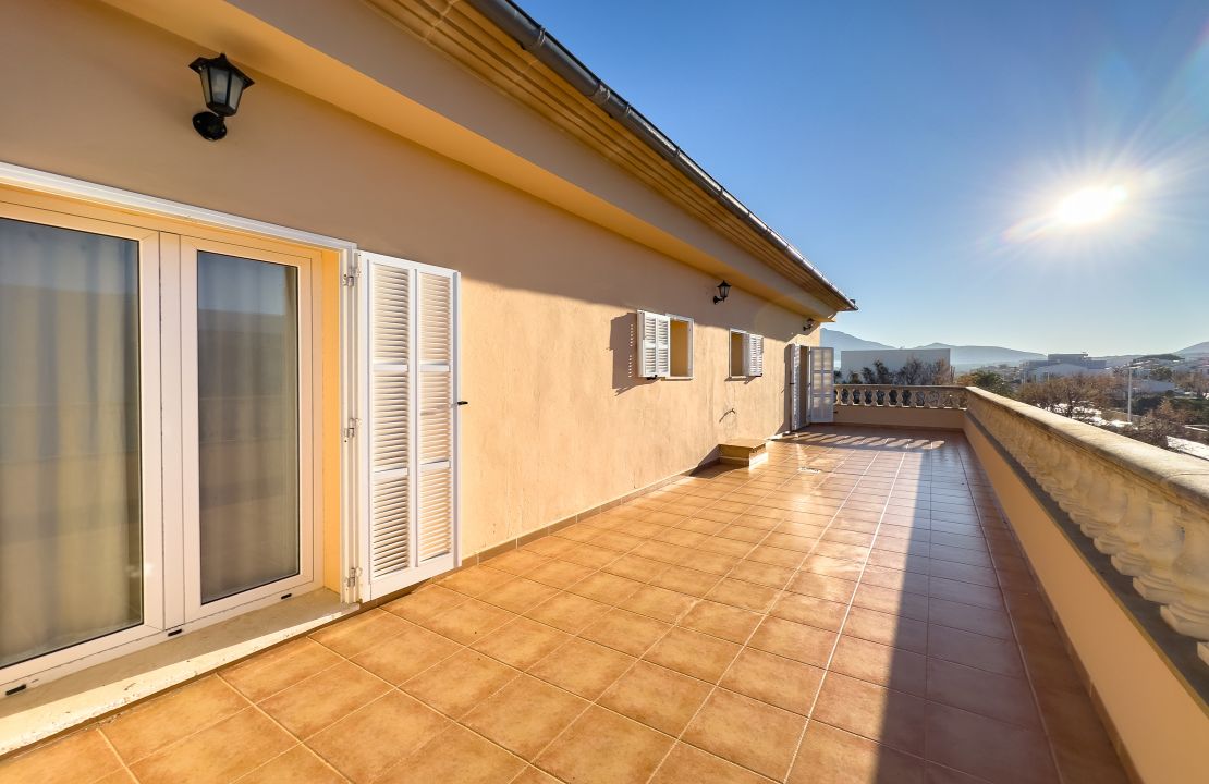 Villa en Son Serra de Marina Mallorca en alquiler de larga estancia enfrente del mar con piscina y cuatro dormitorios