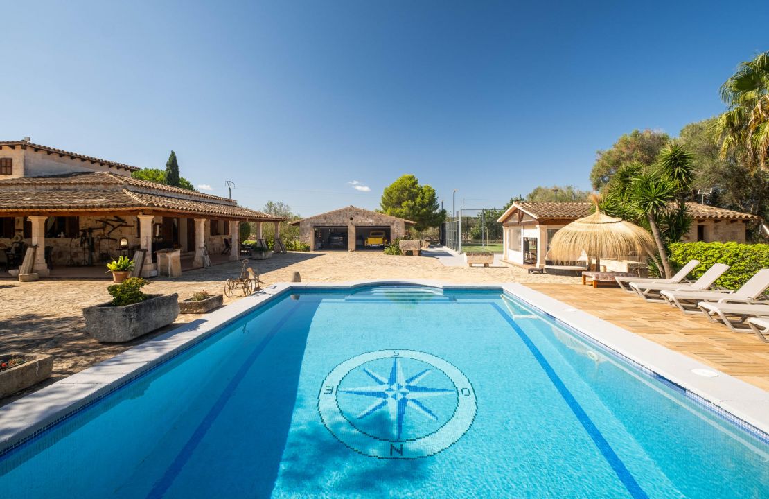 Finca Santa Margalida Mallorca with pool, paddle court, garage and entertainment area