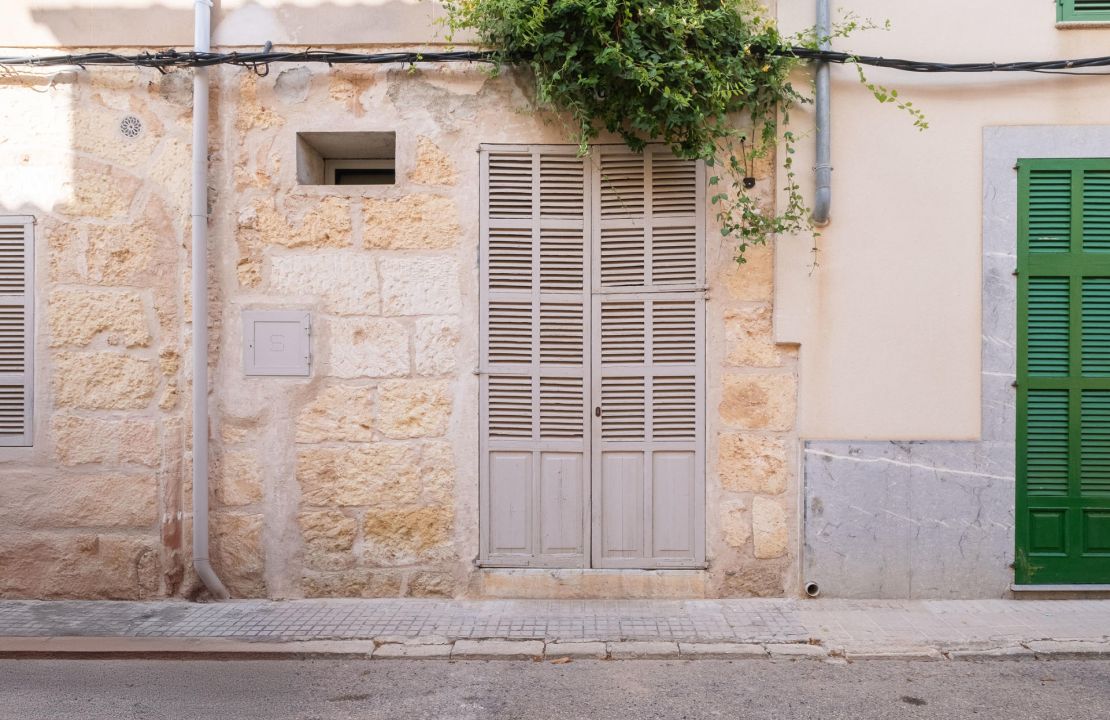 Designerhaus in Sa Pobla mit kleinem Pool, Garage und Gästeunterkunft