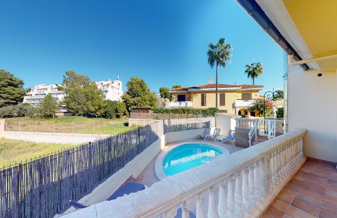 Villa in Playa de Muro with holiday rental license