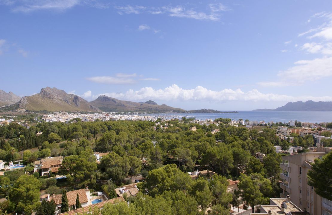 Fantastisches Duplex-Penthouse mit Panoramablick auf das Meer in Bellauba, Puerto Pollensa