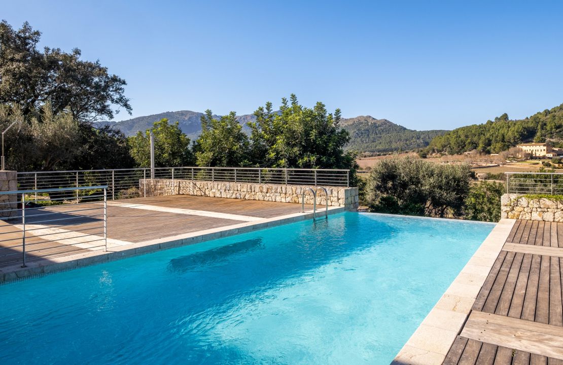 Impresionante finca de lujo en alquiler ubicada en medio de un olivar en las afueras de Pollensa