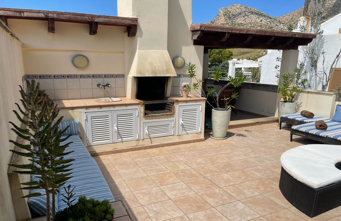 2 bedroom centrally situated apartment in Puerto Pollensa for rental