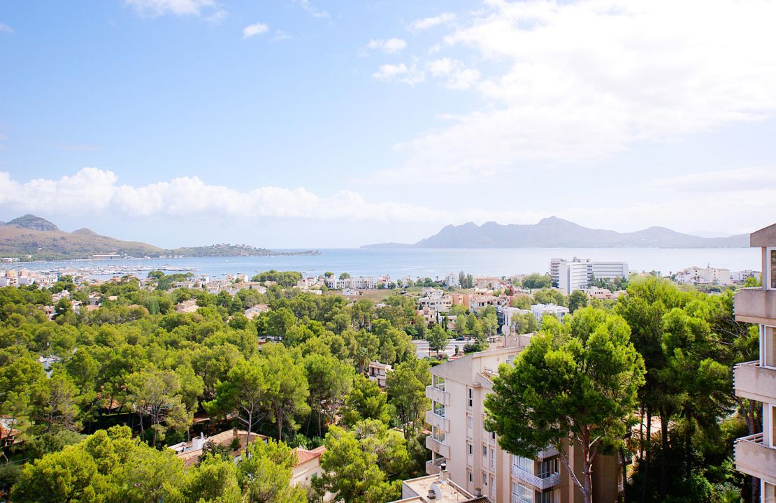 Fantastisches Duplex-Penthouse mit Panoramablick auf das Meer in Bellauba, Puerto Pollensa