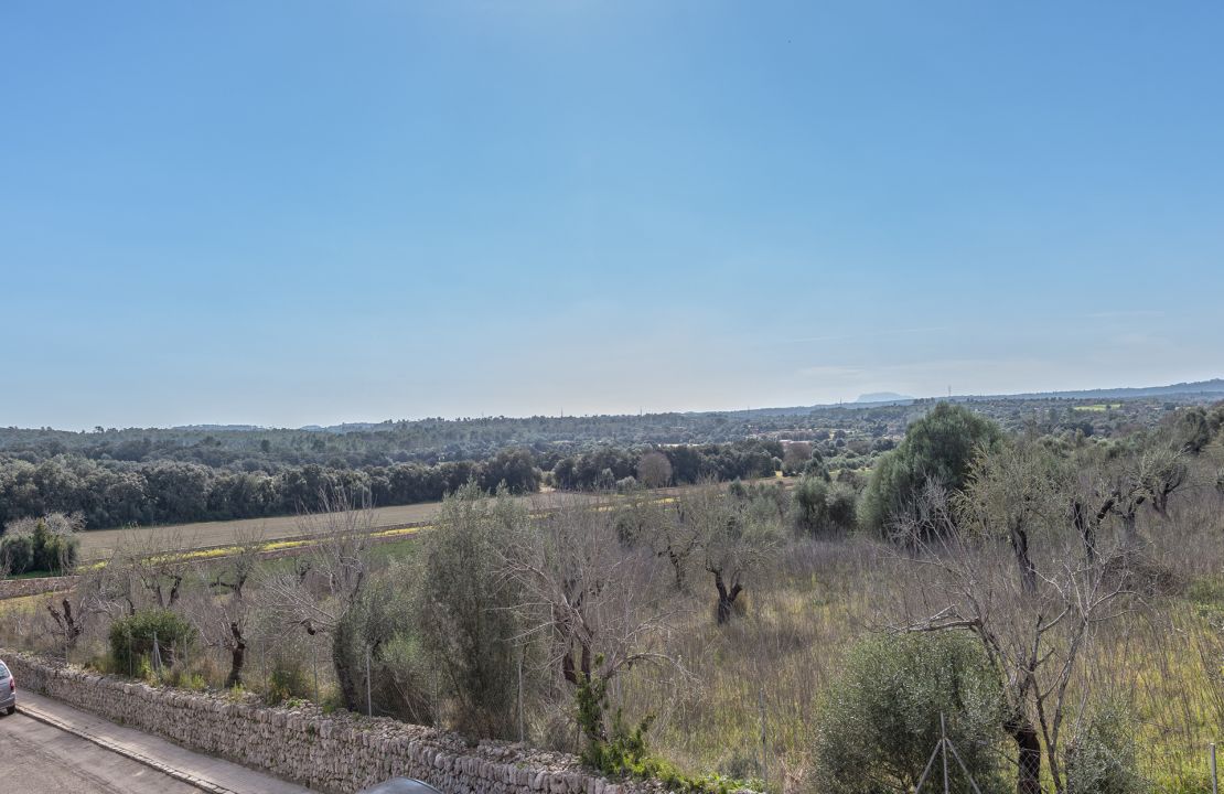 Traditionelles Stadthaus in Llubi Mallorca mit Garten zum renovieren