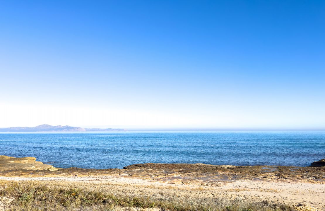 Villa en Son Serra de Marina Mallorca en alquiler de larga estancia enfrente del mar con piscina y cuatro dormitorios