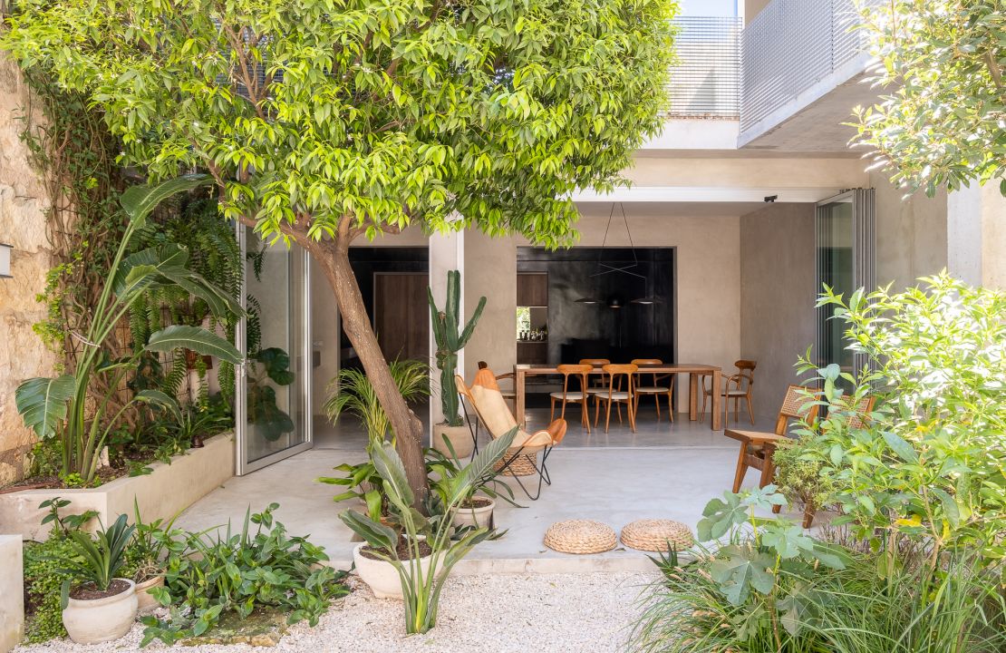 Designerhaus in Sa Pobla mit kleinem Pool, Garage und Gästeunterkunft