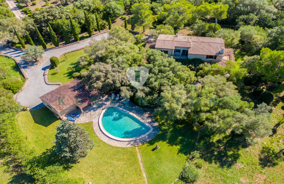 A beautiful Finca Pollensa Alcudia area with pool and privacy is for sale