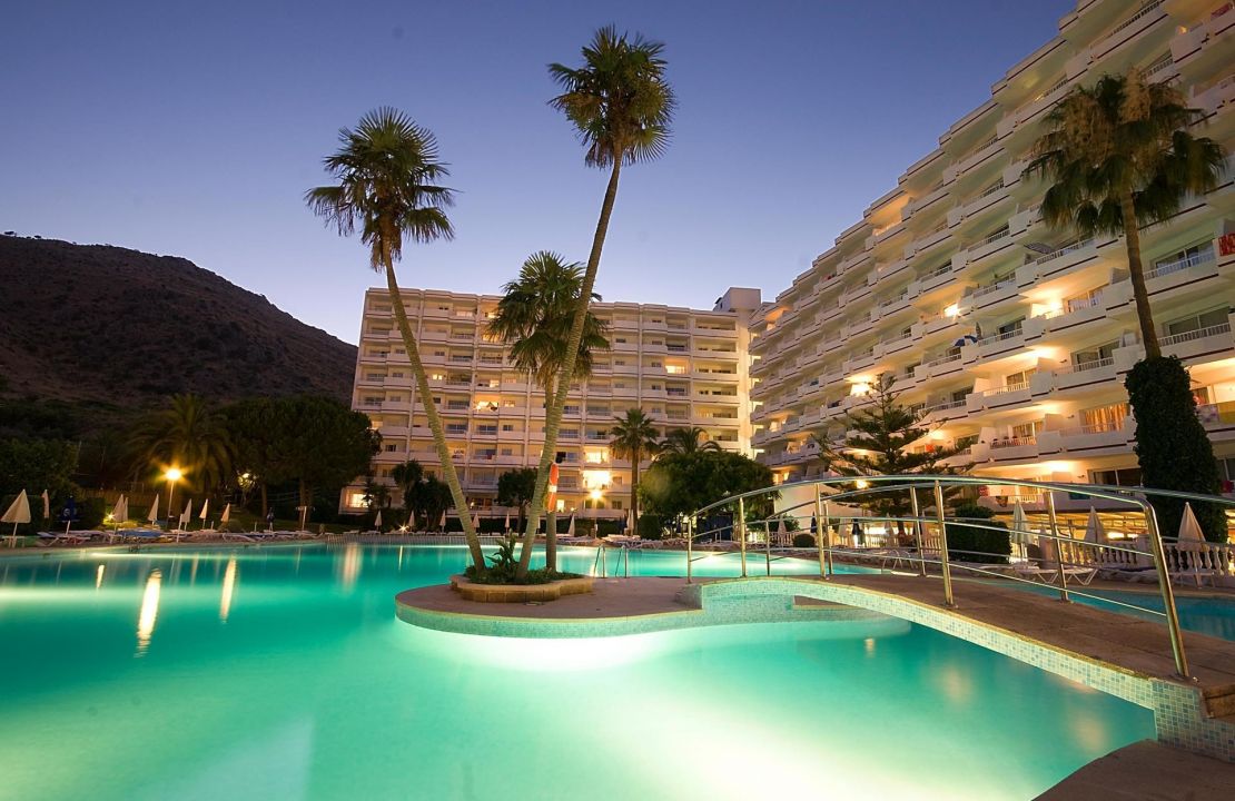 Apartamento en Puerto Alcudia con piscina comunitaria y vistas panorámicas