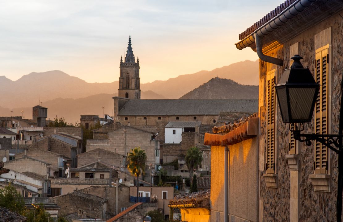 Grundstück zum Verkauf in Llubi, Mallorca