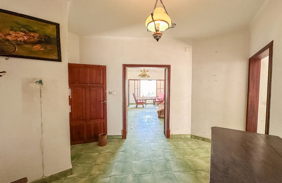 Townhouse for sale in Campanet with garage - price reduced