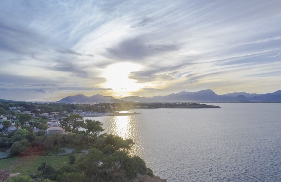 Ein Traumhaus in bester Lage, Bonaire Alcudia mit Pool und Ausblick zu verkaufen