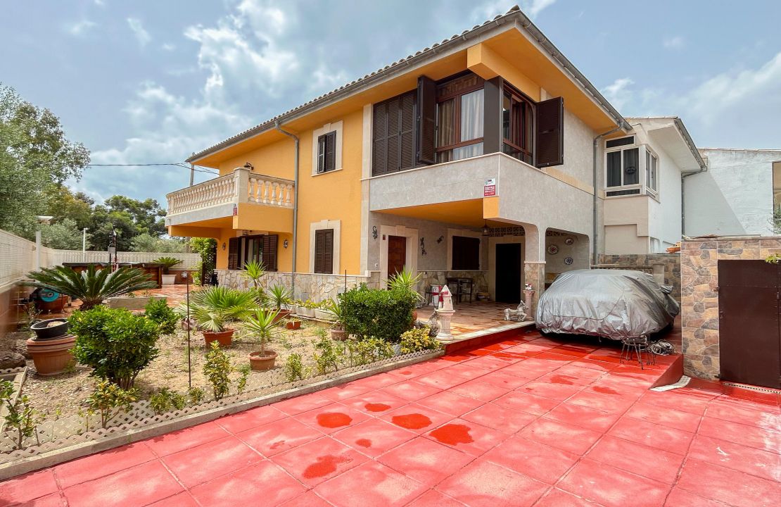 House for sale in Alcudia Mallorca with garage