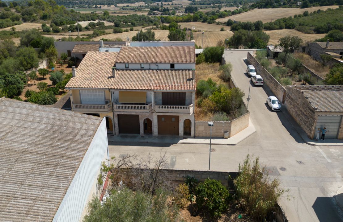 Building plot in the center of Mallorca Muro for sale